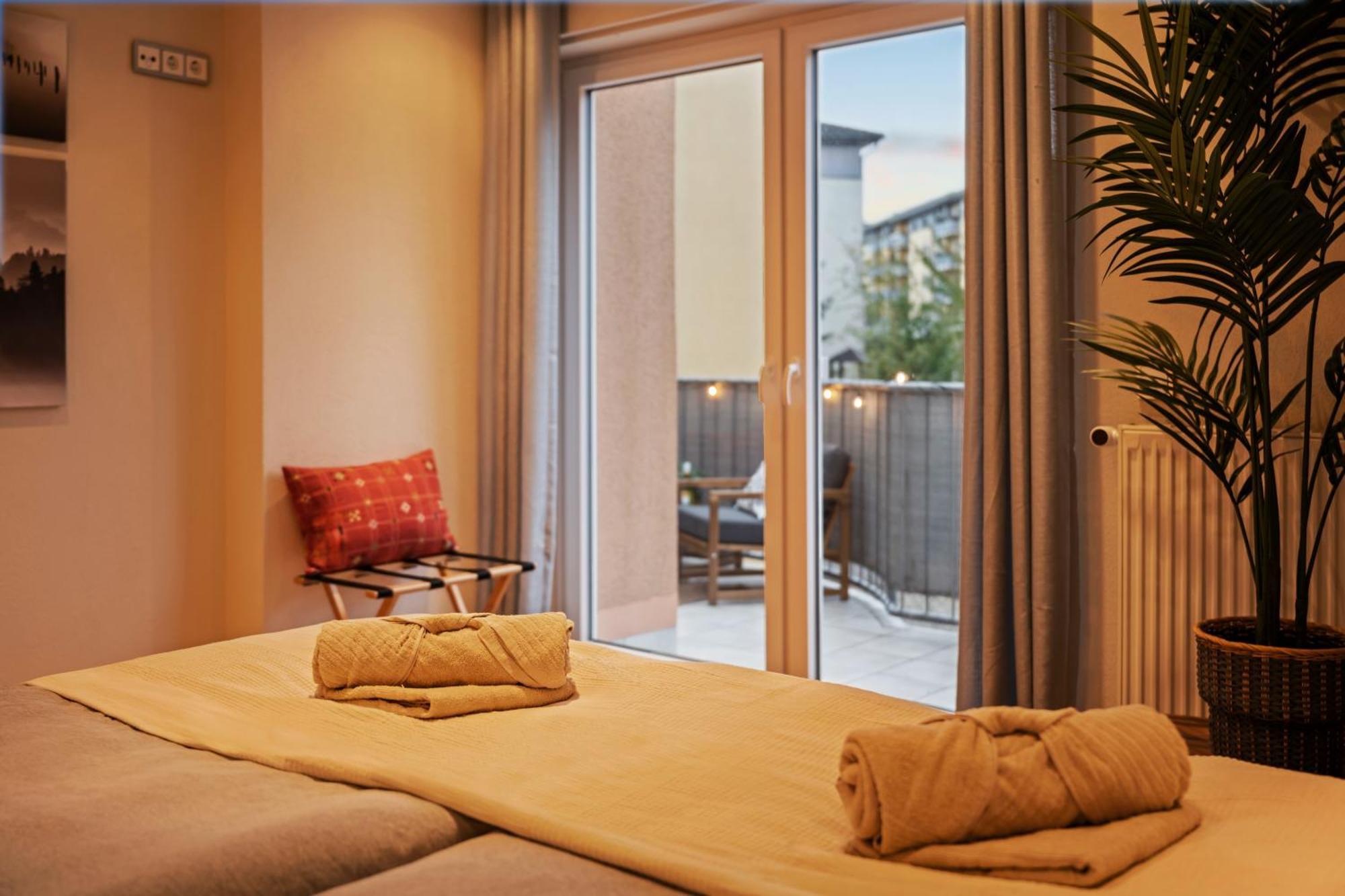 Edler Wohnraum Schwanenteich-Suite Mit Balkon, Kaffeevollautomat, Lift & Parkplatz Zwickau Exterior photo